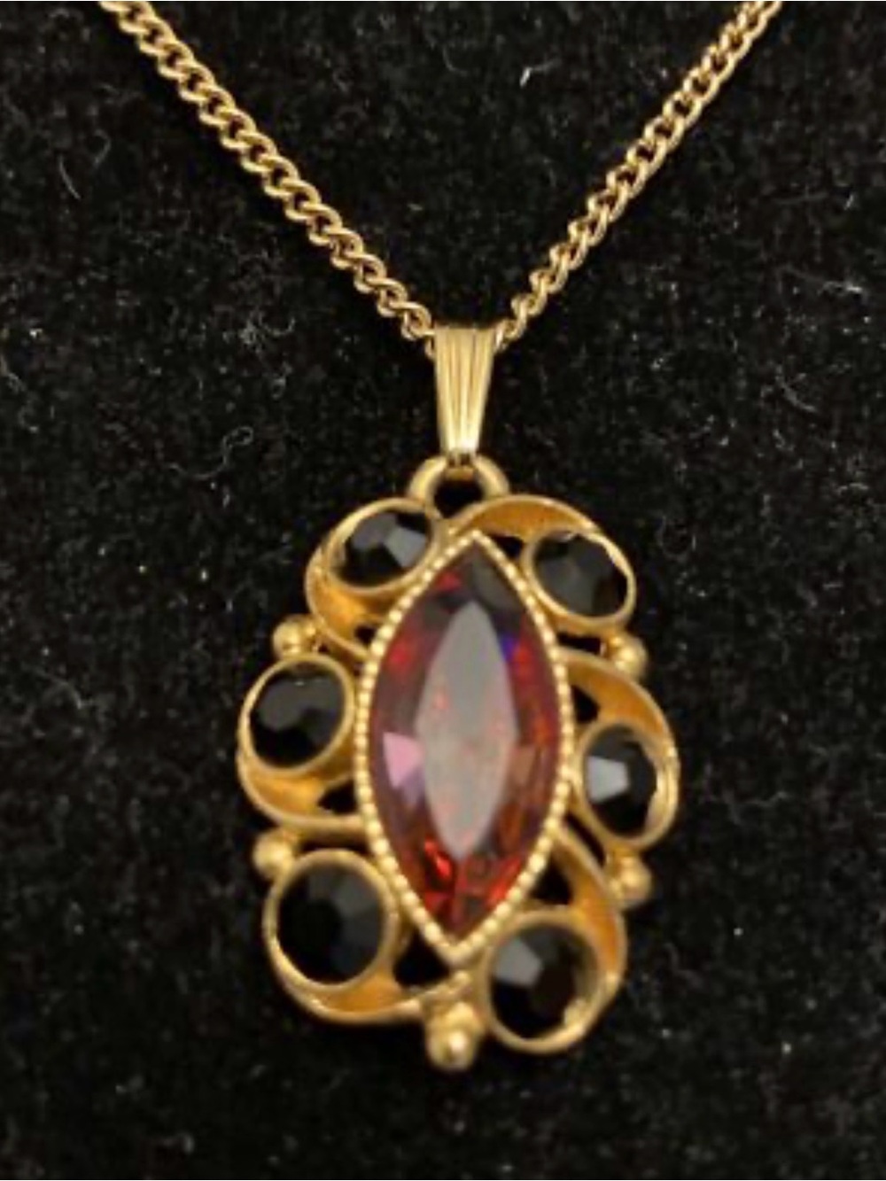 Sara Coventry 1974 necklace